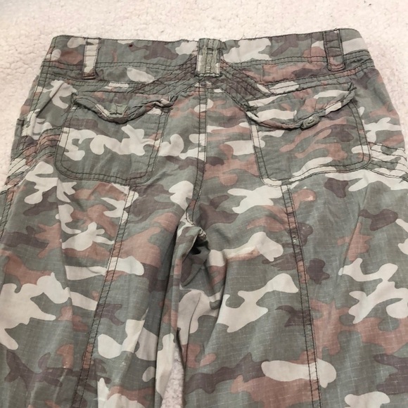 Jeans/capris - Picture 3 of 3